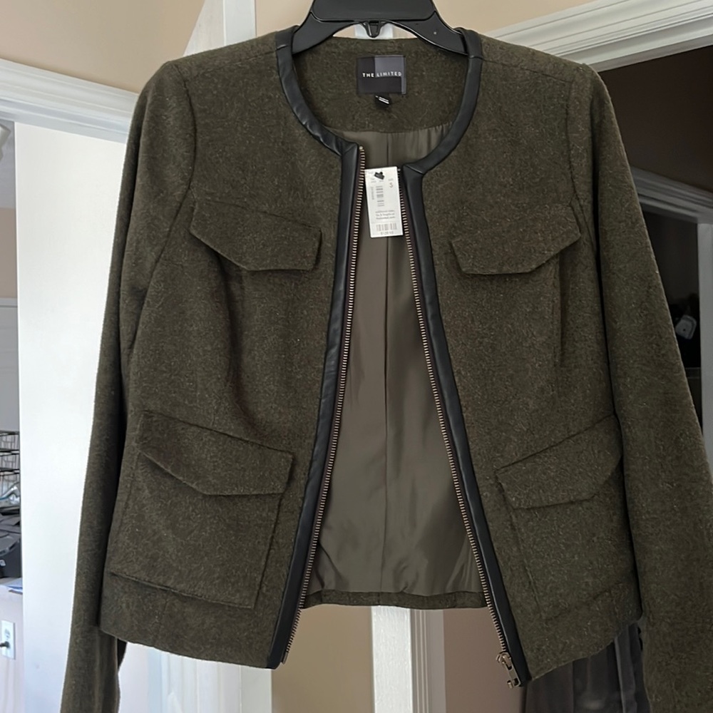Fitted jacket